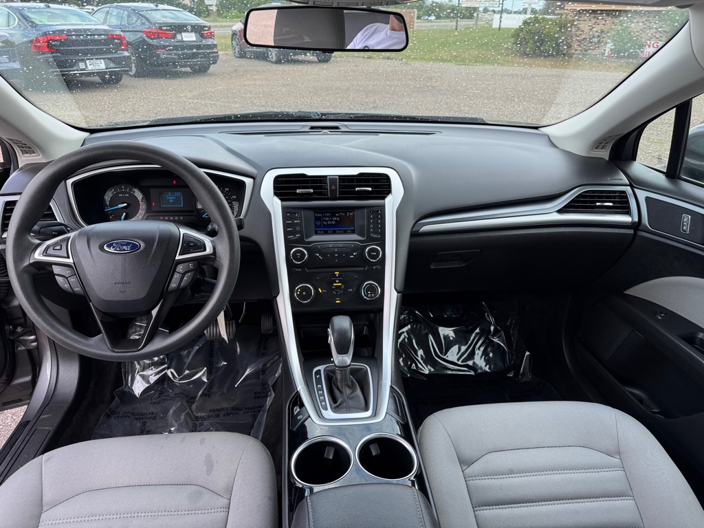Photo 28 of this FORD FUSION