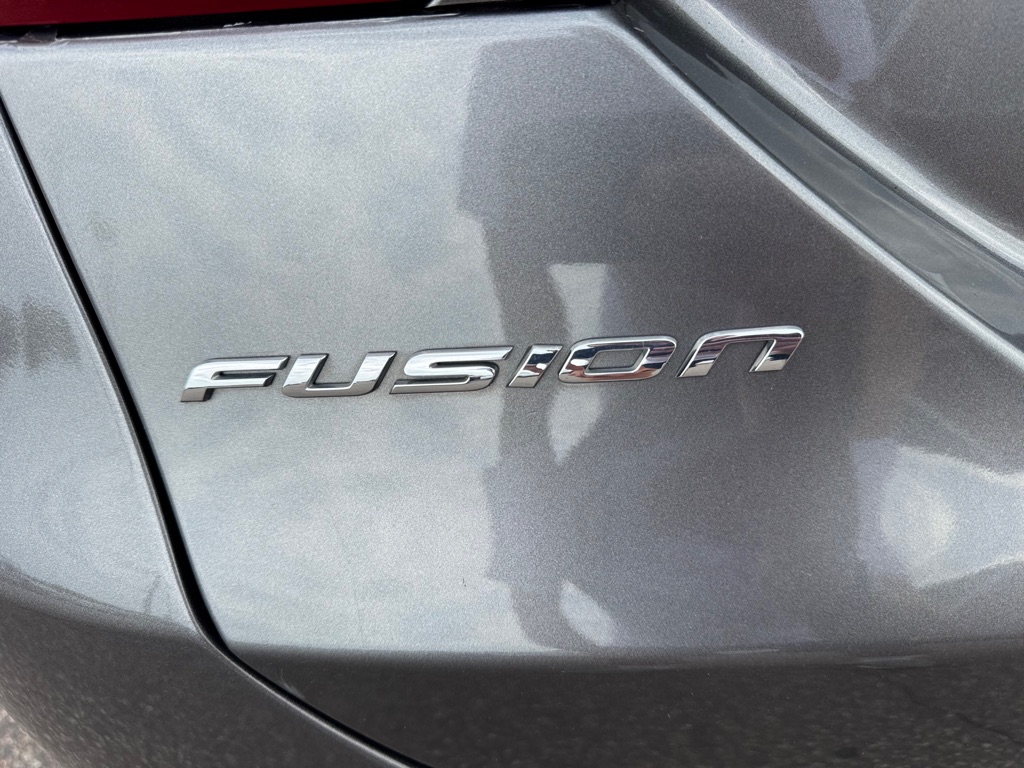 Photo 37 of this FORD FUSION