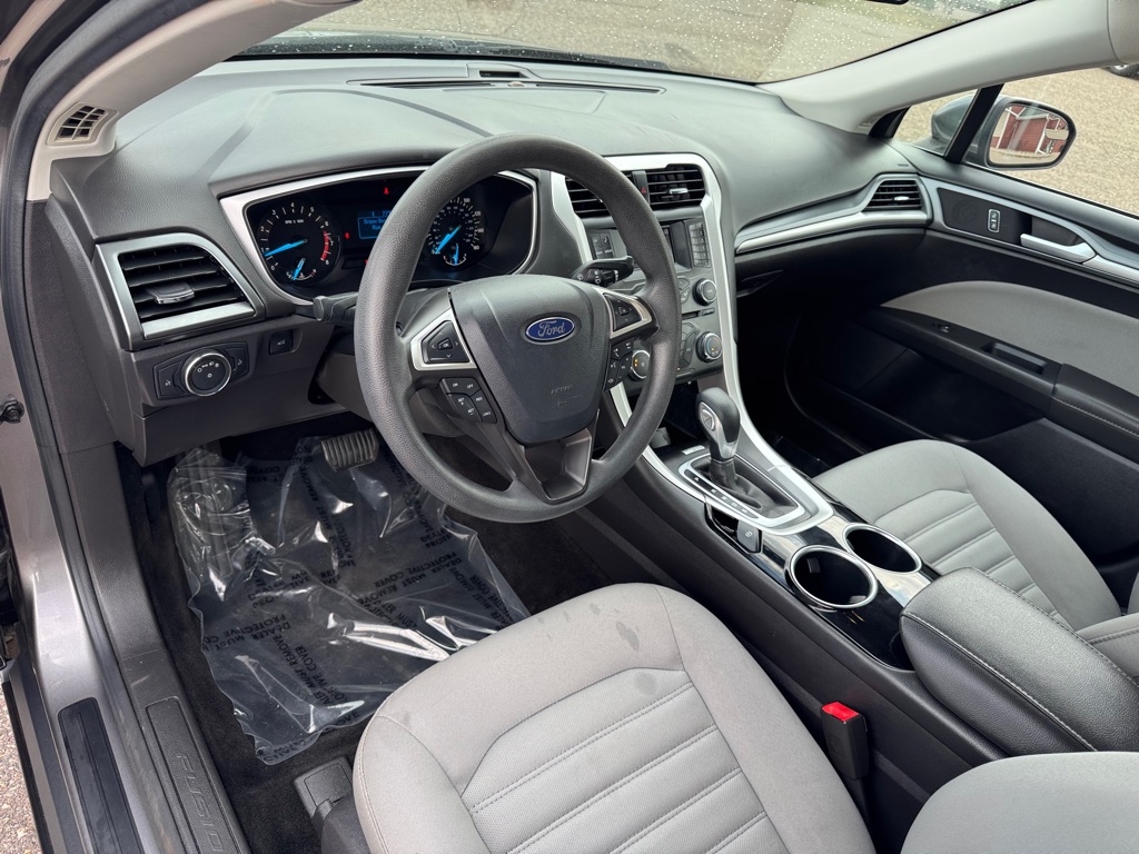 Photo 15 of this FORD FUSION