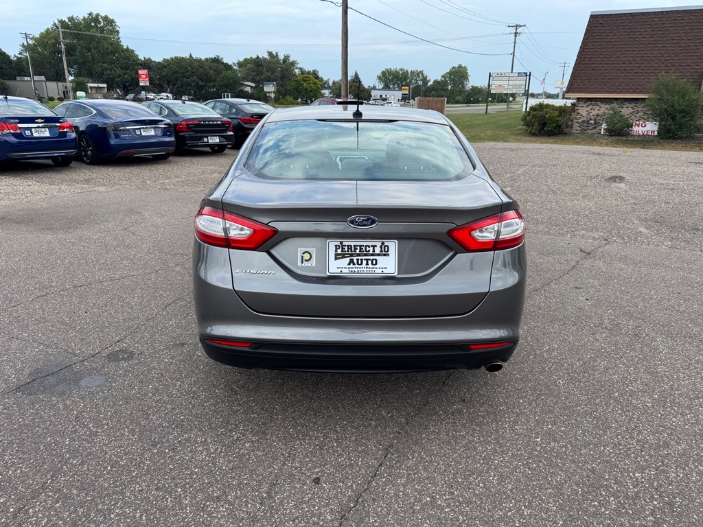 Photo 6 of this FORD FUSION