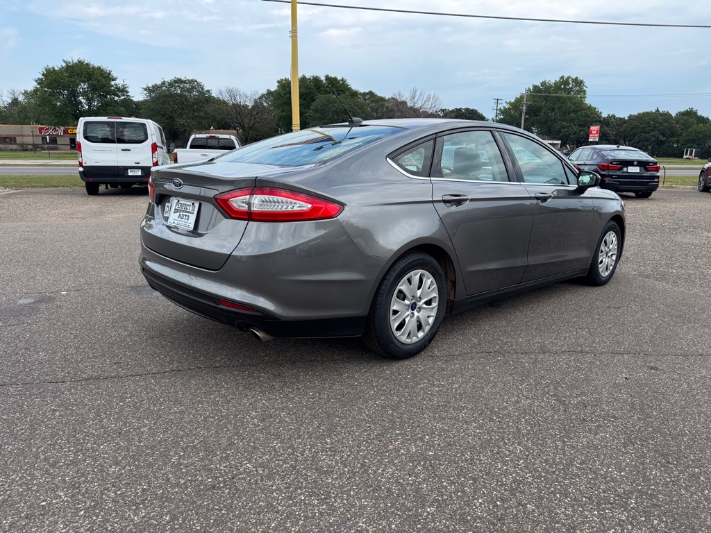 Photo 4 of this FORD FUSION