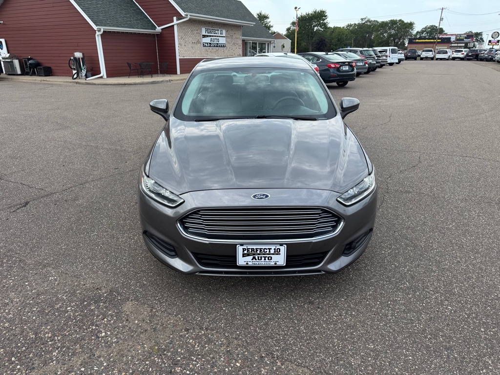 Photo 12 of this FORD FUSION