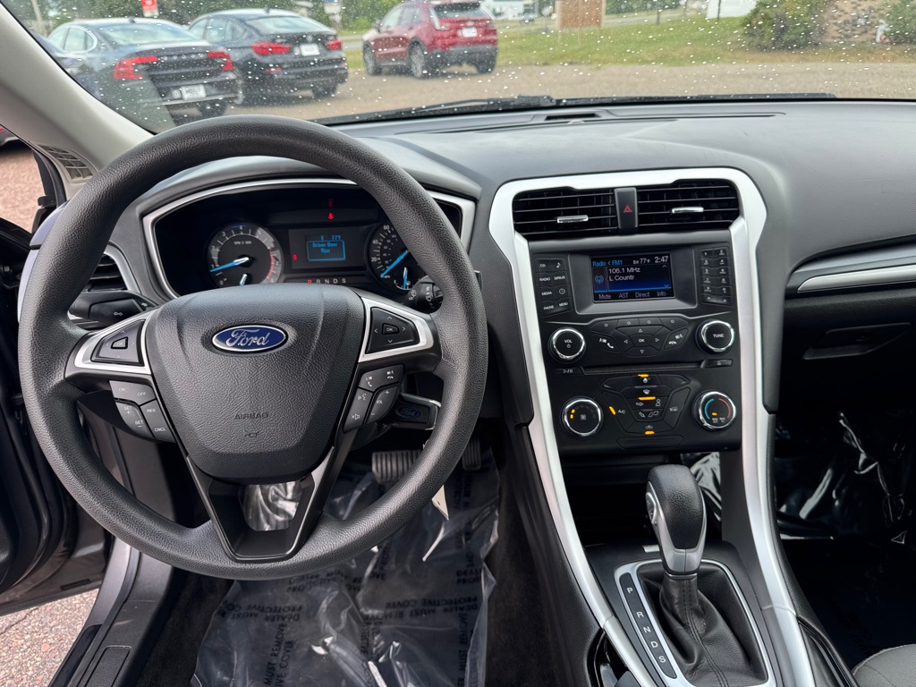 Photo 29 of this FORD FUSION