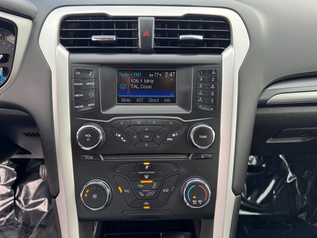 Photo 31 of this FORD FUSION