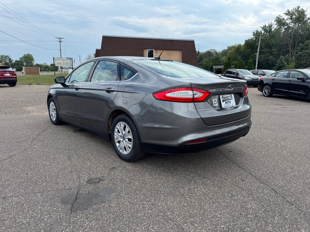 Photo 7 of this FORD FUSION