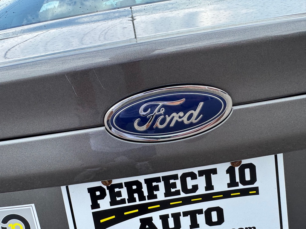 Photo 36 of this FORD FUSION