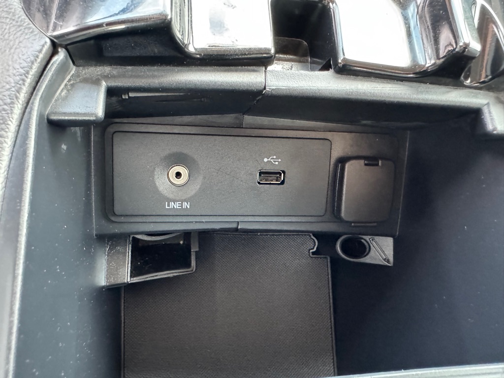 Photo 32 of this FORD FUSION