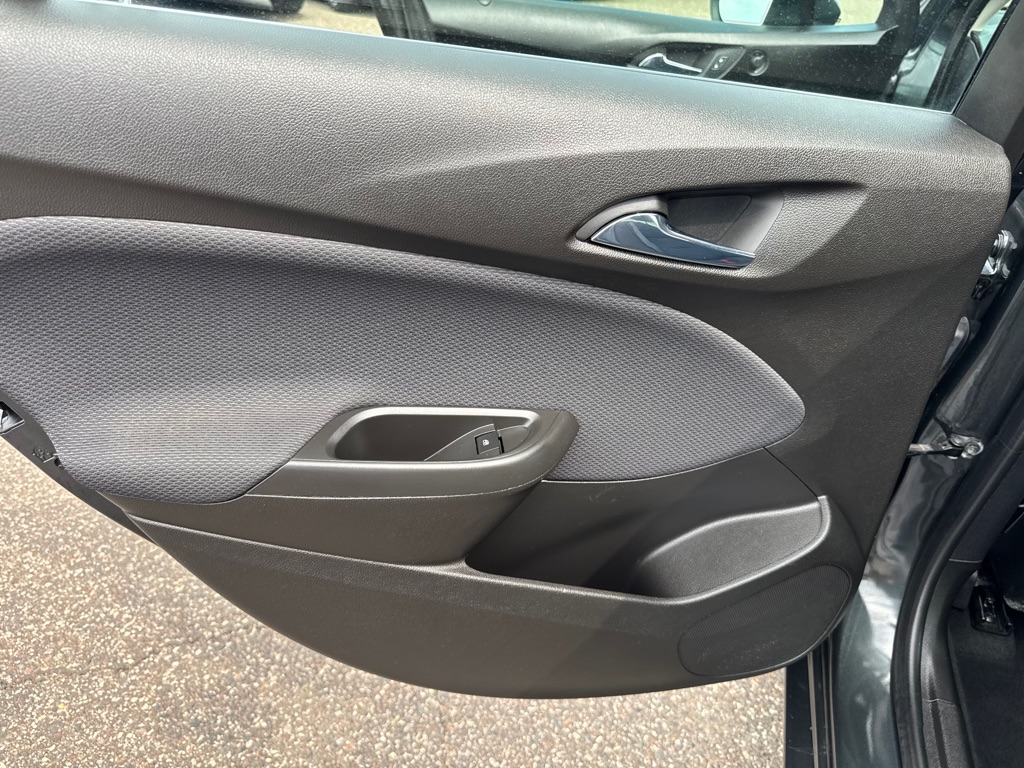 Photo 19 of this CHEVROLET CRUZE