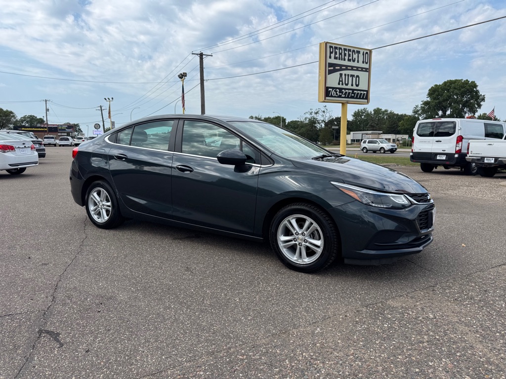 Photo 2 of this CHEVROLET CRUZE