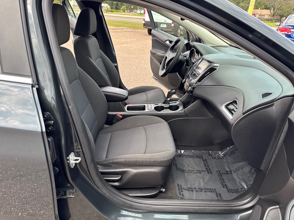 Photo 24 of this CHEVROLET CRUZE