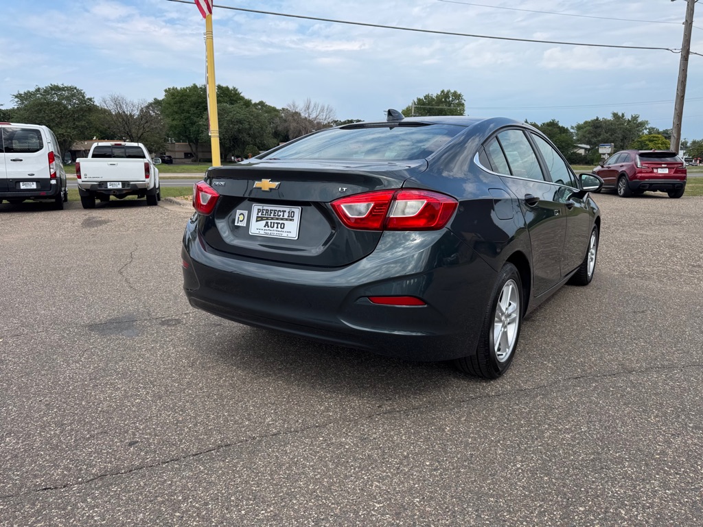 Photo 5 of this CHEVROLET CRUZE