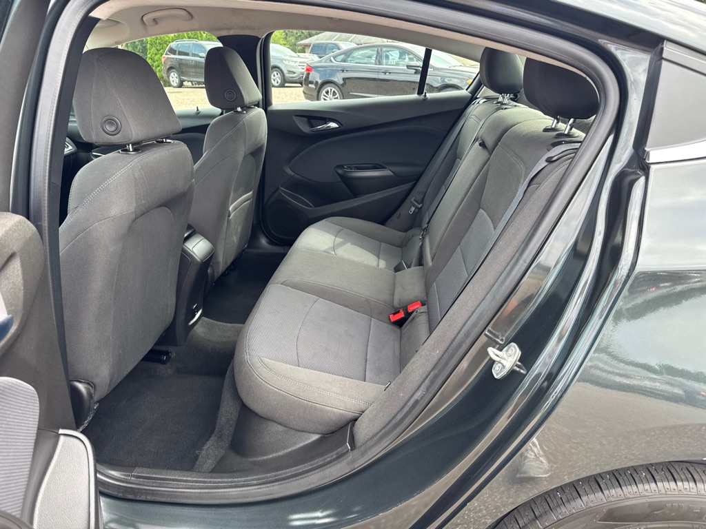 Photo 17 of this CHEVROLET CRUZE