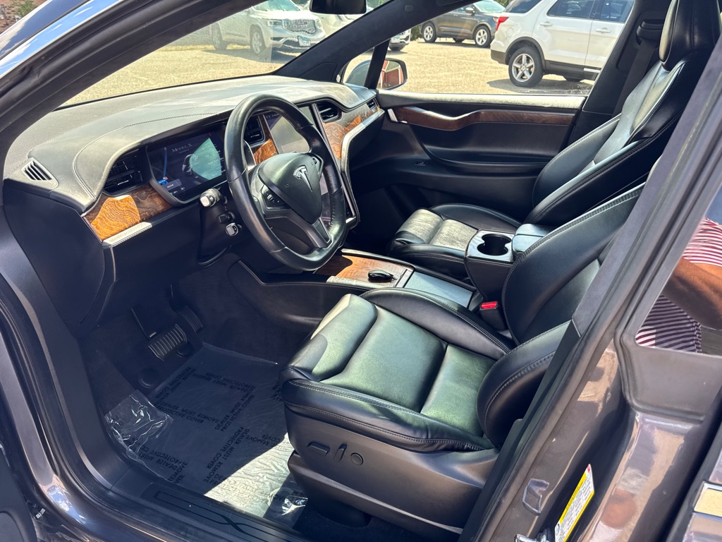 Photo 14 of this TESLA MODEL X