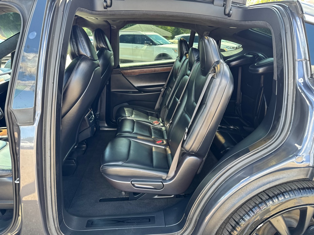Photo 17 of this TESLA MODEL X