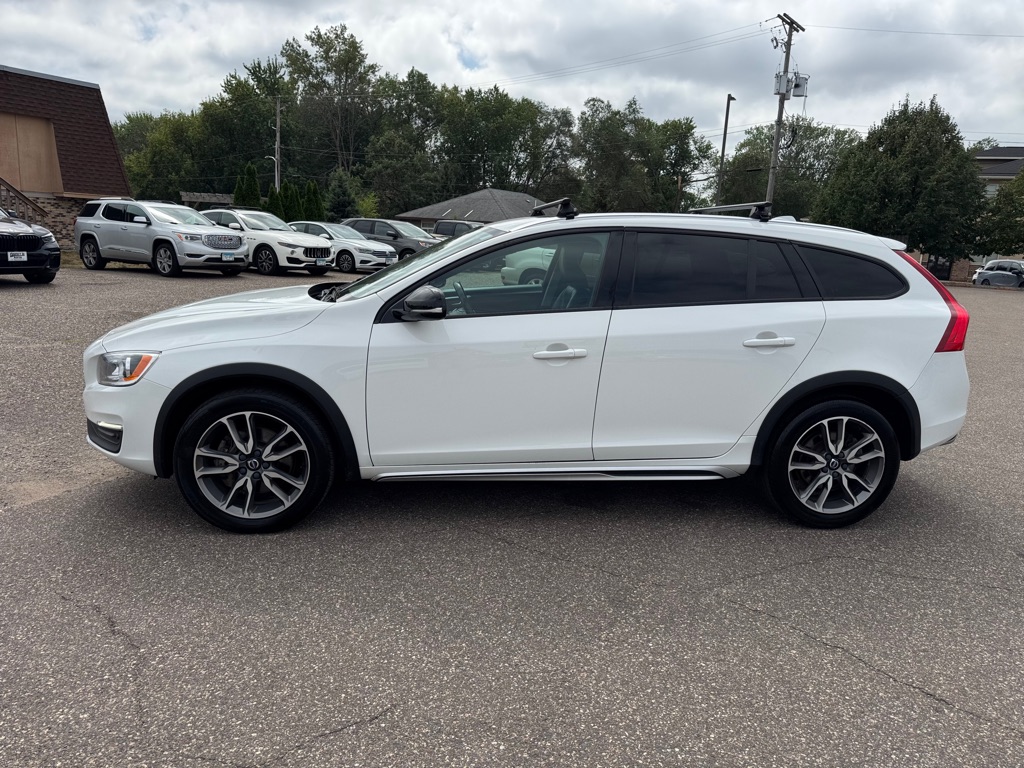 Photo 9 of this VOLVO V60 CROSS COUNT