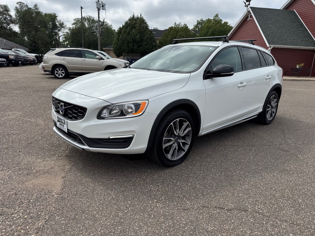 Photo 10 of this VOLVO V60 CROSS COUNT