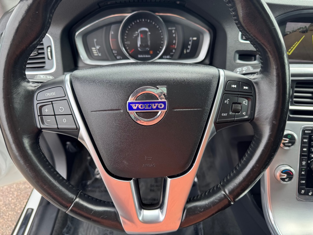 Photo 41 of this VOLVO V60 CROSS COUNT