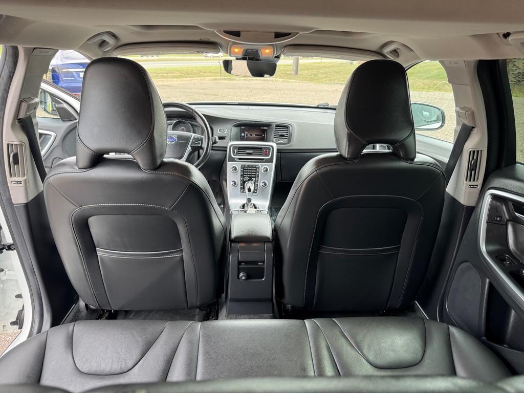 Photo 21 of this VOLVO V60 CROSS COUNT