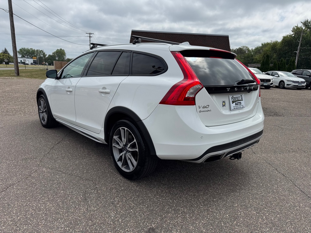 Photo 7 of this VOLVO V60 CROSS COUNT