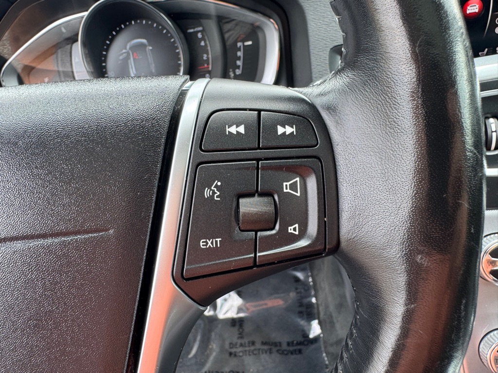 Photo 43 of this VOLVO V60 CROSS COUNT