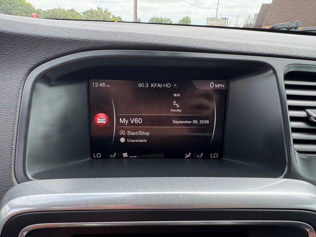 Photo 37 of this VOLVO V60 CROSS COUNT