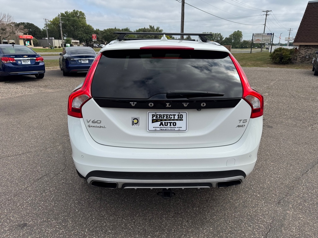 Photo 6 of this VOLVO V60 CROSS COUNT