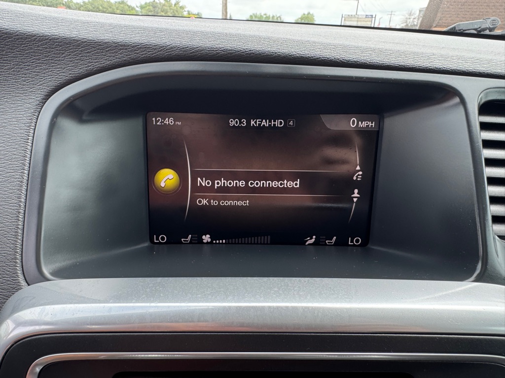 Photo 36 of this VOLVO V60 CROSS COUNT