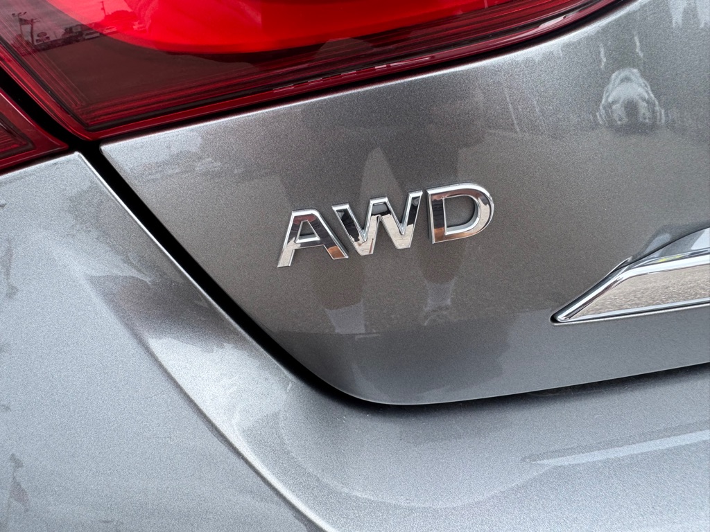 Photo 47 of this INFINITI Q70L