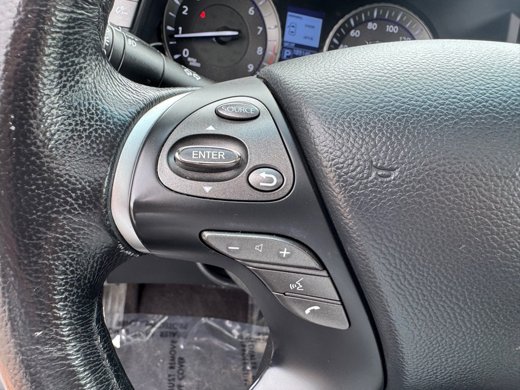 Photo 41 of this INFINITI Q70L