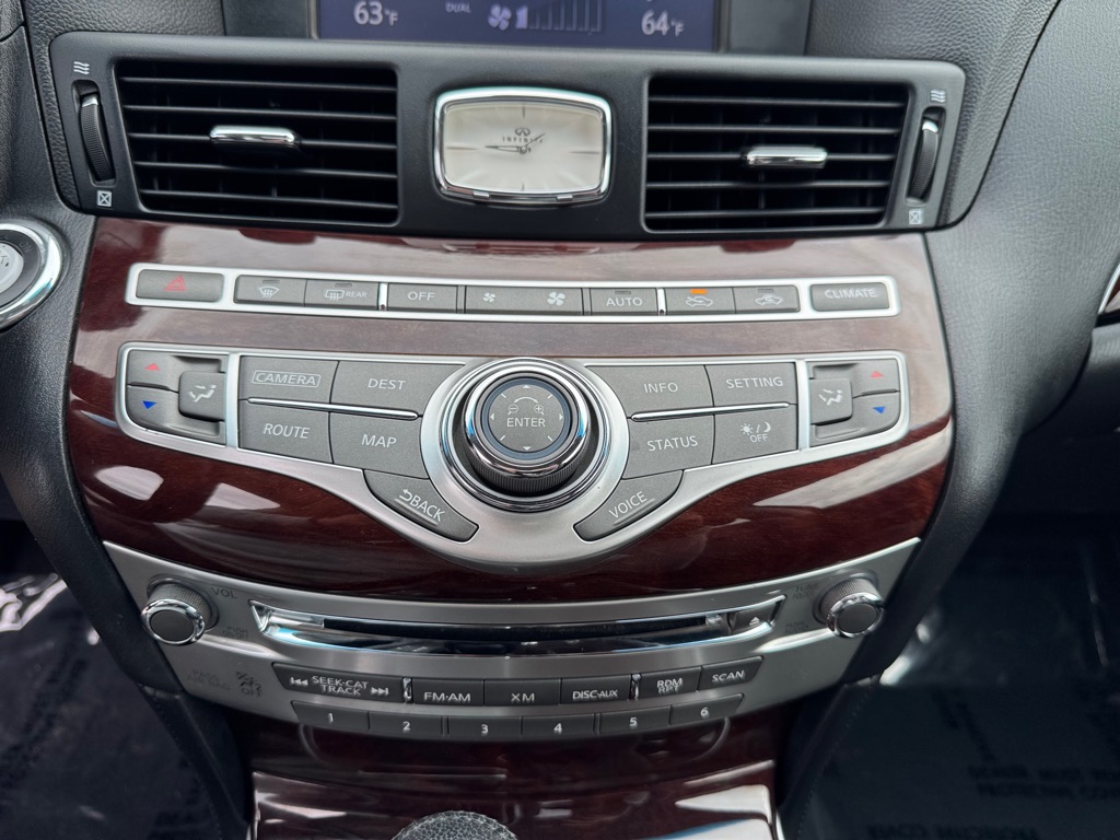 Photo 34 of this INFINITI Q70L
