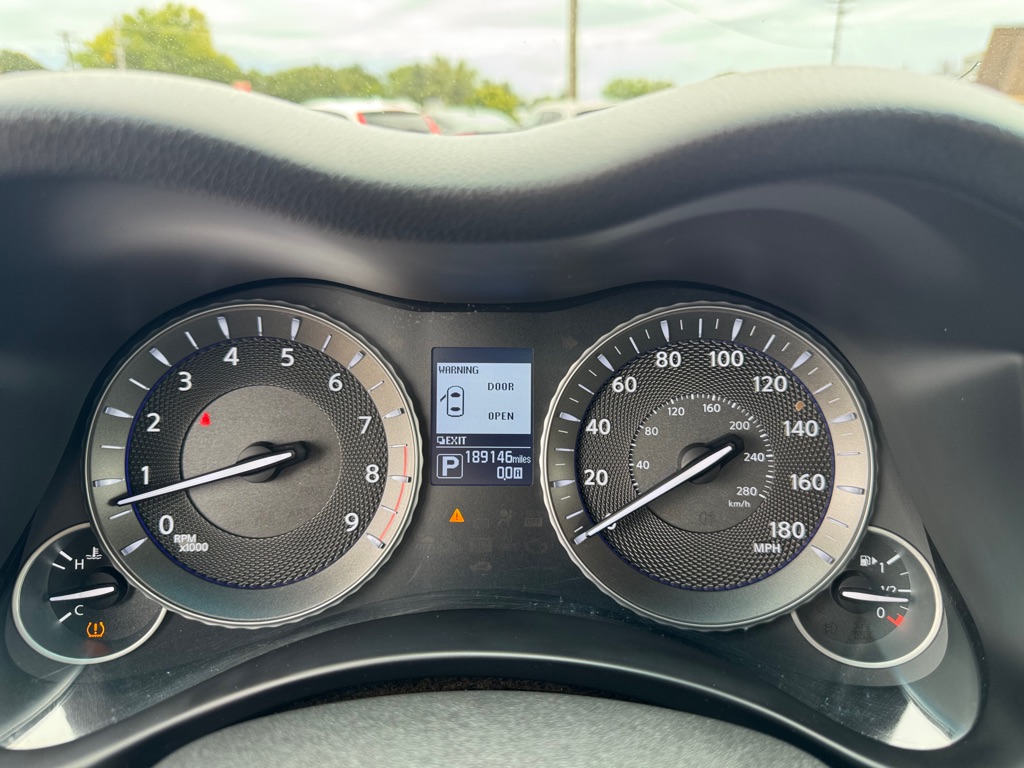 Photo 44 of this INFINITI Q70L