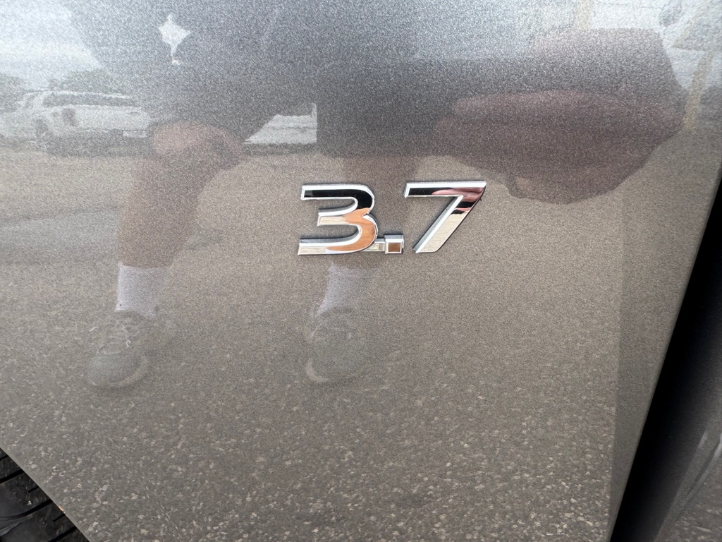Photo 48 of this INFINITI Q70L