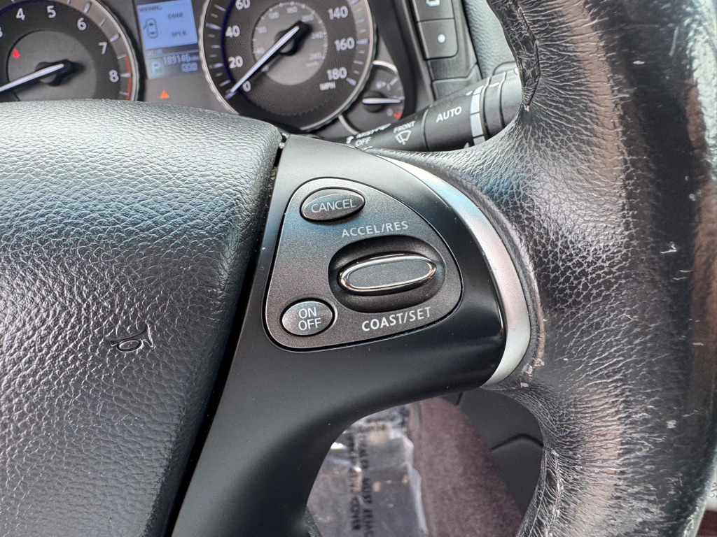 Photo 42 of this INFINITI Q70L