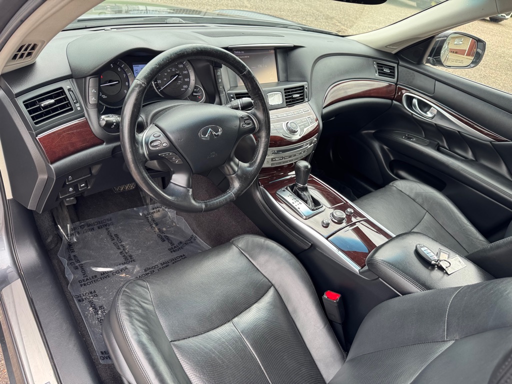 Photo 15 of this INFINITI Q70L