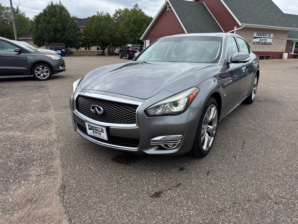 Photo 11 of this INFINITI Q70L