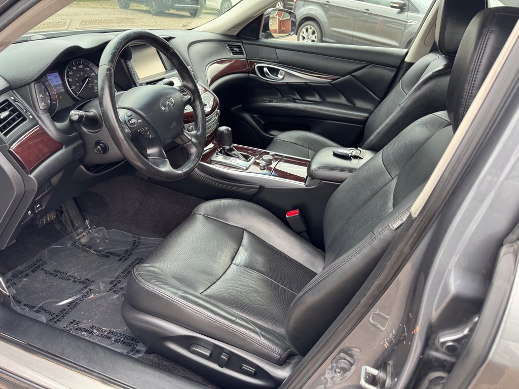 Photo 14 of this INFINITI Q70L