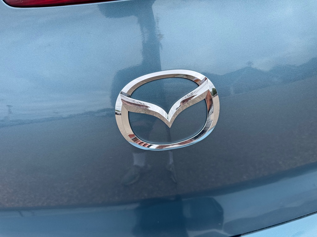 Photo 33 of this MAZDA MAZDA3