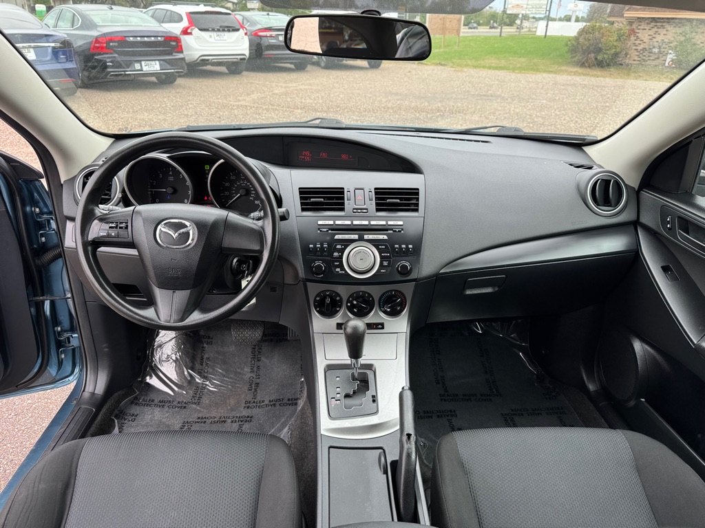 Photo 27 of this MAZDA MAZDA3