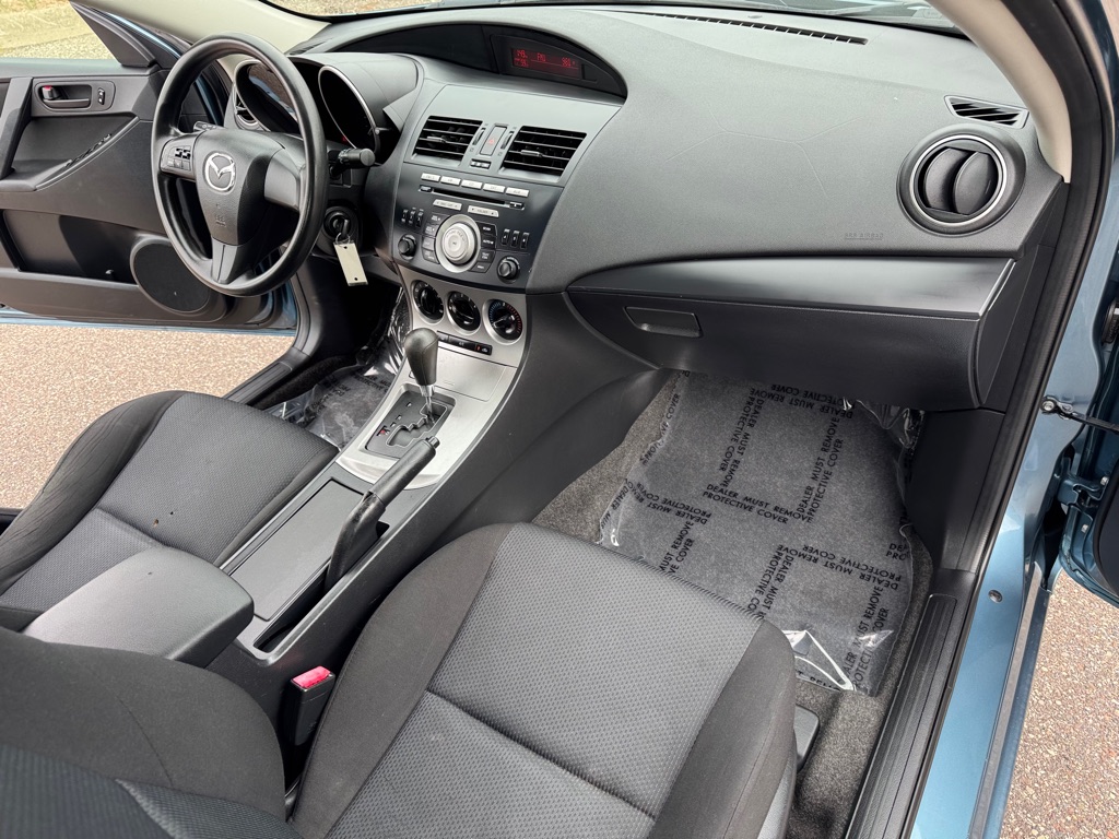 Photo 25 of this MAZDA MAZDA3
