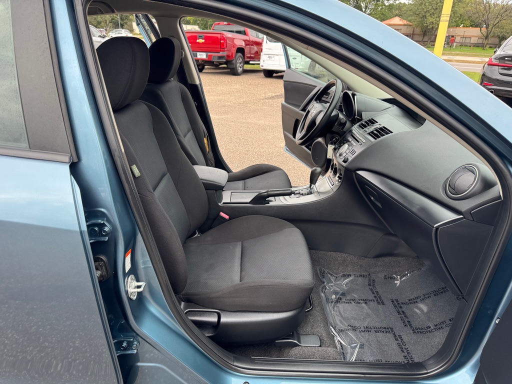 Photo 23 of this MAZDA MAZDA3