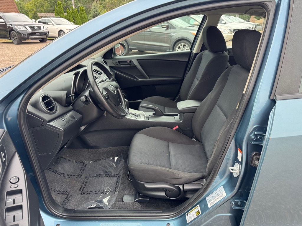 Photo 13 of this MAZDA MAZDA3