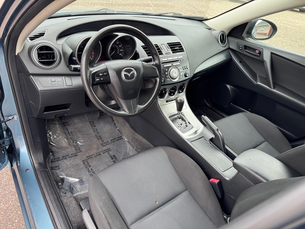 Photo 15 of this MAZDA MAZDA3