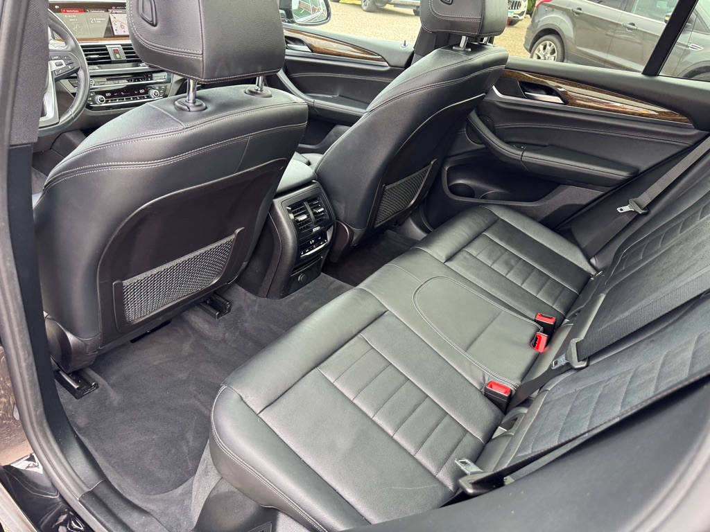Photo 18 of this BMW X3
