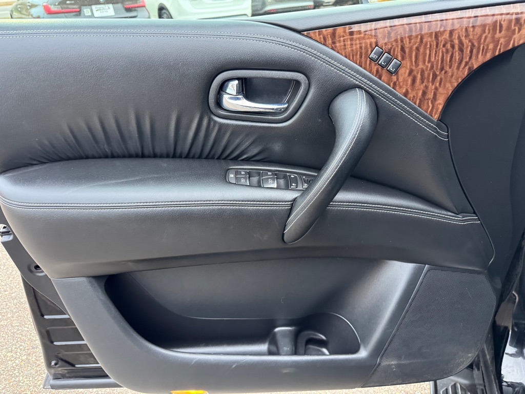 Photo 16 of this NISSAN ARMADA