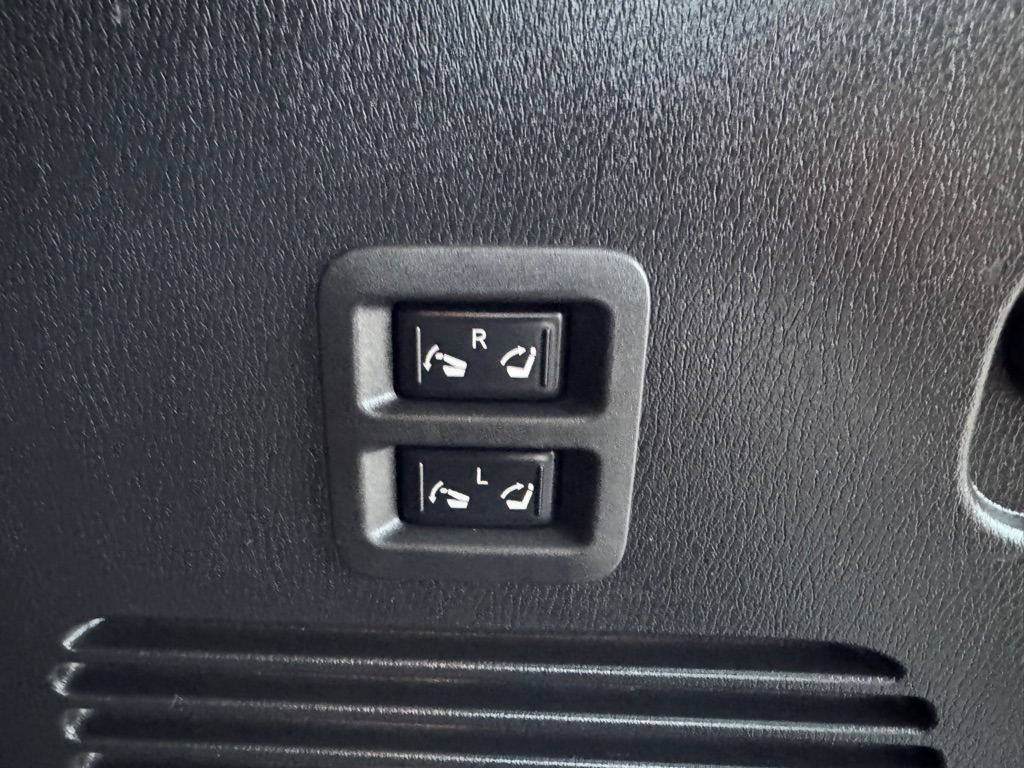 Photo 22 of this NISSAN ARMADA