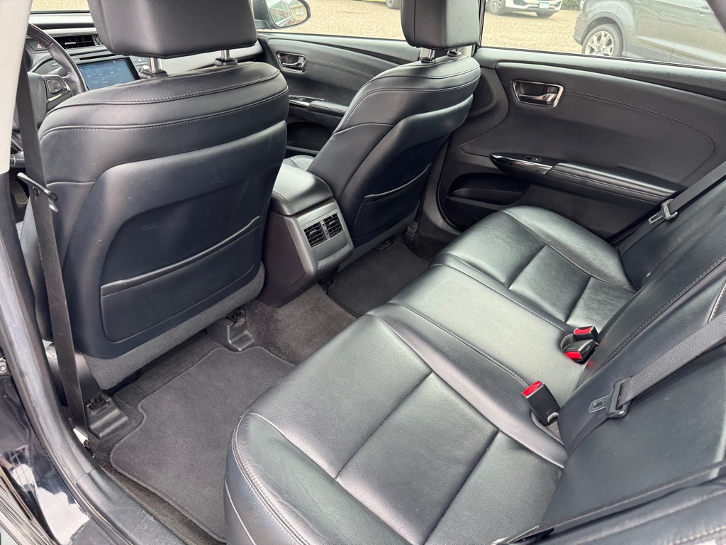 Photo 18 of this TOYOTA AVALON