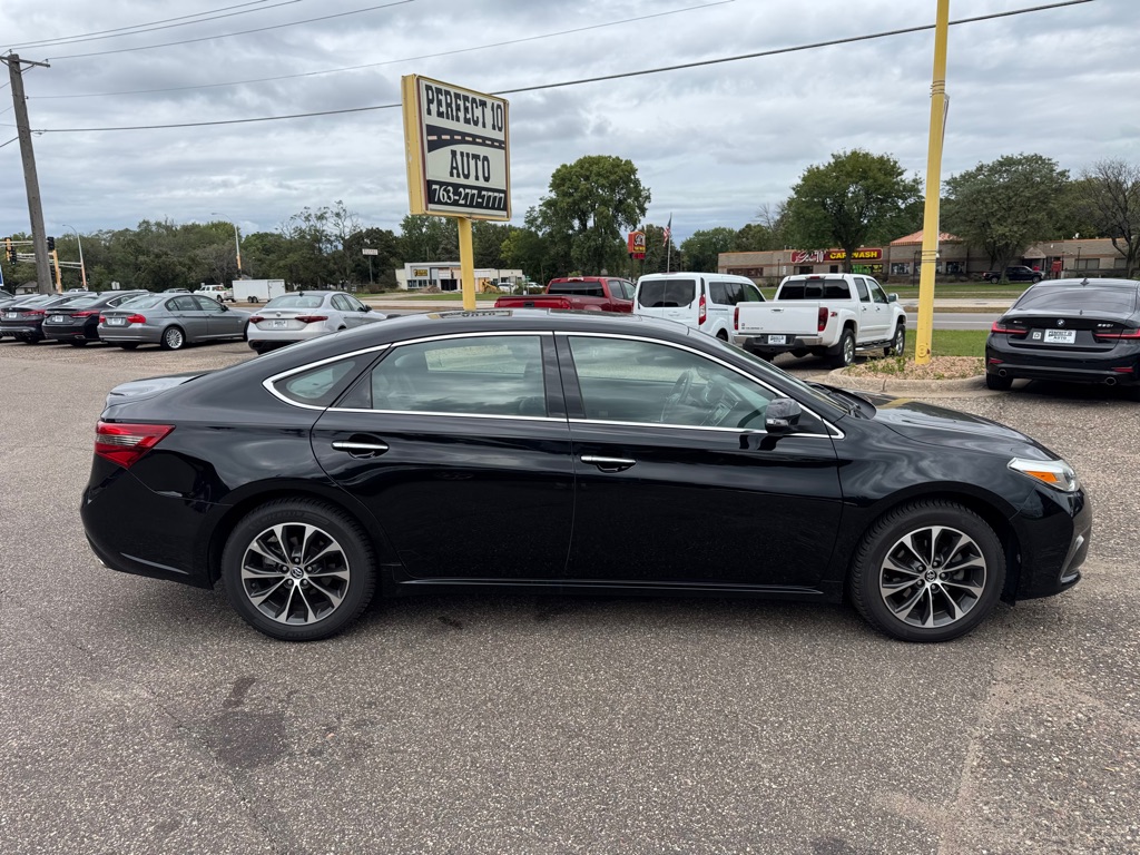 Photo 3 of this TOYOTA AVALON