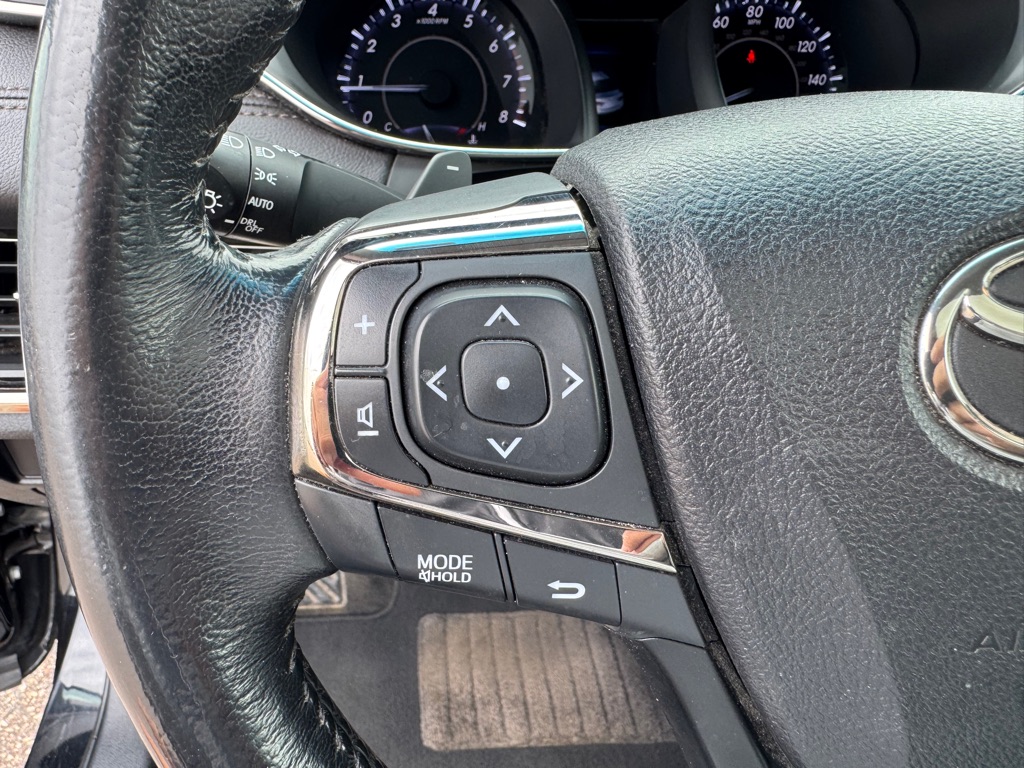 Photo 39 of this TOYOTA AVALON