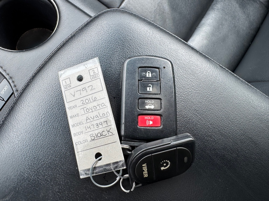 Photo 30 of this TOYOTA AVALON