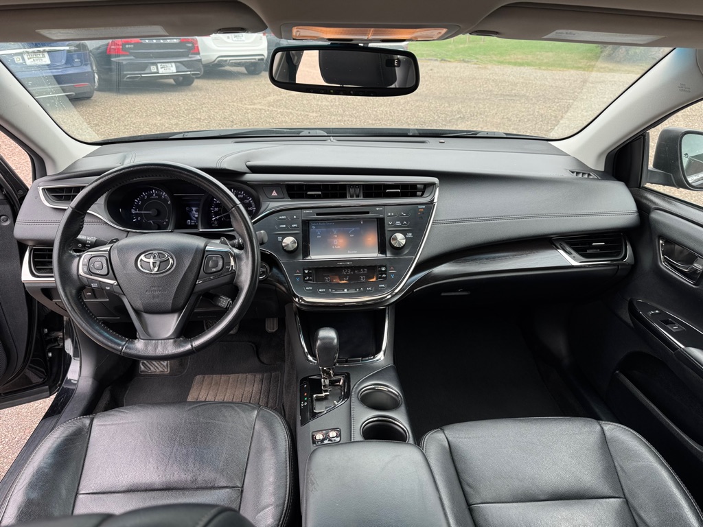 Photo 27 of this TOYOTA AVALON